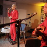 24.03.2017 Samsonów. Ewa Błaszczyk podczas swego recitalu w bibliotece publicznej. / Jarosław Kubalski / Radio Kielce