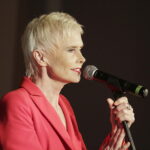 24.03.2017 Samsonów. Ewa Błaszczyk podczas swego recitalu w bibliotece publicznej. / Jarosław Kubalski / Radio Kielce