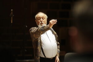 24.03.2017 Kielce. Krzysztof Penderecki podczas próby w Filharmonii Świętokrzyskiej. / Jarosław Kubalski / Radio Kielce