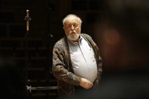 24.03.2017 Kielce. Krzysztof Penderecki podczas próby w Filharmonii Świętokrzyskiej. / Jarosław Kubalski / Radio Kielce