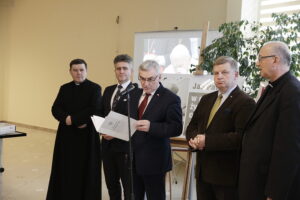 24.03.2017 Kielce. Wystawa "Jan Paweł II w obronie życia człowieka" w Urzędzie Wojewódzkim. / Jarosław Kubalski / Radio Kielce