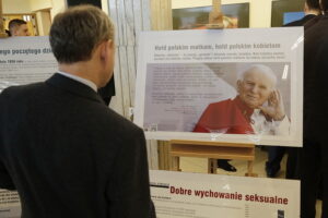 24.03.2017 Kielce. Wystawa "Jan Paweł II w obronie życia człowieka" w Urzędzie Wojewódzkim. / Jarosław Kubalski / Radio Kielce