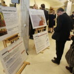 24.03.2017 Kielce. Wystawa  "Jan Paweł II w obronie życia człowieka" w Urzędzie Wojewódzkim. / Jarosław Kubalski / Radio Kielce