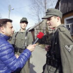 25.03.2017 Radoszyce. Plan zdjęciowy do filmu o Zbigniewie Kruszelnickim ps. "Wilk". / Jarosław Kubalski / Radio Kielce