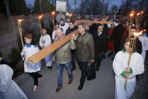 31.03.2017 Masłów. Droga Krzyżowa. / Jarosław Kubalski / Radio Kielce