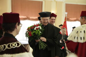 24.03.2017 Kielce. Profesor Zoltan Kovecses otrzymuje tytuł doktora honoris causa UJK. / Jarosław Kubalski / Radio Kielce