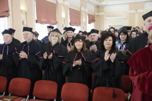 24.03.2017 Kielce. Profesor Zoltan Kovecses otrzymuje tytuł doktora honoris causa UJK. / Jarosław Kubalski / Radio Kielce