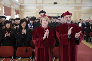 24.03.2017 Kielce. Profesor Zoltan Kovecses otrzymuje tytuł doktora honoris causa UJK. / Jarosław Kubalski / Radio Kielce