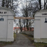 Pustelnia Złotego Lasu w Rytwianach. Uroczystości z okazji 400-lecia ufundowania zakonu Kamedułów / Grażyna Szlęzak-Wójcik / Radio Kielce