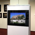 Galeria Biblioteki Uniwersyteckiej UJK. Wystawa prac Leszka Mądzika (26 kwietnia 2017 r.) / Jarosław Kubalski / Radio Kielce