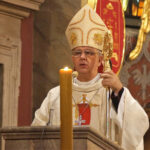 Kielce. Msza rezurekcyjna w poranek wielkanocny (16 kwietnia 2017 r.) / Bartłomiej Zapała / Radio Kielce