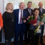 18.04.2017 Jędrzejów. Sadzenie dębu upamiętniającego prof. Stanisława Gomułkę / Ewa Pociejowska - Gawęda / Radio Kielce