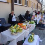 Kiermasz przed biblioteką w Bejscach (2 kwietnia 2017 r) / Kamil Włosowicz / Radio Kielce