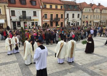 Niedziela Palmowa w Sandomierzu (9 kwietnia 2017 r) / Grażyna Szlęzak - Wójcik / Radio Kielce