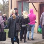 Kielce. Wydawanie paczek dla potrzebujących (11 kwietnia 2017 r) / Krzysztof Bujnowicz / Radio Kielce