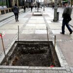 Kielce. Wymiana drzew na ulicy Sienkiewicza (3 kwietnia 2017 r) / Jarosław Kubalski / Radio Kielce