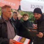 Nieprowice (gmina Złota). Program „Interwencja”. Mieszkańcy protestują przeciwko budowie chlewni na terenie dawnego PGR-u / Grzegorz Jamka / Radio Kielce