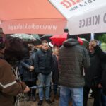 Nieprowice (gmina Złota). Program „Interwencja”. Mieszkańcy protestują przeciwko budowie chlewni na terenie dawnego PGR-u / Grzegorz Jamka / Radio Kielce