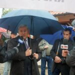 Nieprowice (gmina Złota). Program „Interwencja”. Mieszkańcy protestują przeciwko budowie chlewni na terenie dawnego PGR-u / Grzegorz Jamka / Radio Kielce