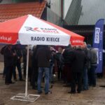 Nieprowice (gmina Złota). Program „Interwencja”. Mieszkańcy protestują przeciwko budowie chlewni na terenie dawnego PGR-u / Grzegorz Jamka / Radio Kielce