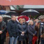 Nieprowice (gmina Złota). Program „Interwencja”. Mieszkańcy protestują przeciwko budowie chlewni na terenie dawnego PGR-u / Grzegorz Jamka / Radio Kielce