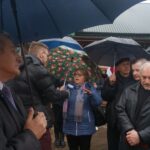 Nieprowice (gmina Złota). Program „Interwencja”. Mieszkańcy protestują przeciwko budowie chlewni na terenie dawnego PGR-u / Grzegorz Jamka / Radio Kielce