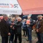 Nieprowice (gmina Złota). Program „Interwencja”. Mieszkańcy protestują przeciwko budowie chlewni na terenie dawnego PGR-u / Grzegorz Jamka / Radio Kielce