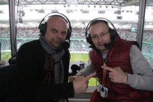 17.04.2017 Warszawa. Mecz 29. kolejki LOTTO Ekstraklasy. Legia Warszawa - Korona Kielce. Rafał Szymczyk Radio Kielce i Maciej Sierpień TVP3 Kielce / Krzysztof Bujnowicz / Radio Kielce