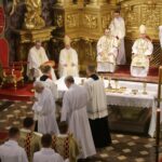 Bazylika Katedralna w Kielcach. Msza Święta Krzyżma / Robert Felczak / Radio Kielce