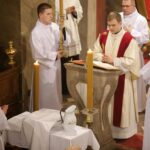 Bazylika Katedralna w Kielcach. Uroczysta Msza Wieczerzy Pańskiej / Robert Felczak / Radio Kielce