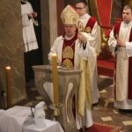 Bazylika Katedralna w Kielcach. Uroczysta Msza Wieczerzy Pańskiej / Robert Felczak / Radio Kielce