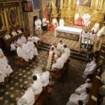 Bazylika Katedralna w Kielcach. Uroczysta Msza Wieczerzy Pańskiej / Robert Felczak / Radio Kielce