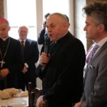 Kielce. Wielkanocne śniadanie dla bezdomnych, ubogich i samotnych / Robert Felczak / Radio Kielce