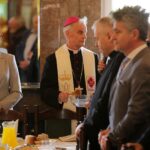 Kielce. Wielkanocne śniadanie dla bezdomnych, ubogich i samotnych / Robert Felczak / Radio Kielce