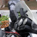 Kielce. Przed Bazyliką Katedralną poświęcono koszyczki świąteczne przywiezione przez motocyklistów / Robert Felczak / Radio Kielce