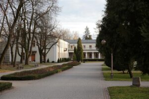 Busko-Zdrój. Sanatorium Uzdrowiskowe „Marconi”, Park Zdrojowy w Busku-Zdroju / Robert Felczak / Radio Kielce