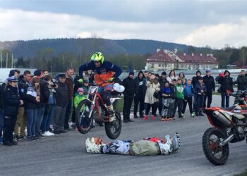 29.04.2017 Tor w Miedzianej Górze. Piknik policyjny / Marcin Przemirski / Radio Kielce