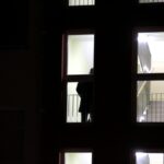 31.01.2017 Kielce. Policja wyjaśnia okoliczności tragedii, do jakiej doszło dziś w jednym z mieszkań w bloku przy ulicy Daszyńskiego / Jarosław Kubalski / Radio Kielce