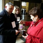 23.04.2017 Święty Krzyż. Wolontariusze zbierają pieniądze dla chorej Gabrysi Kowalskiej. / Jarosław Kubalski / Radio Kielce