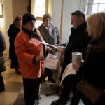 23.04.2017 Święty Krzyż. Wolontariusze zbierają pieniądze dla chorej Gabrysi Kowalskiej. / Jarosław Kubalski / Radio Kielce