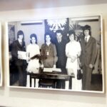 26.04.2017 Kielce. Wystawa „Wszystkie śluby mojej Mamy” w Dworku Laszczyków / Jarosław Kubalski / Radio Kielce