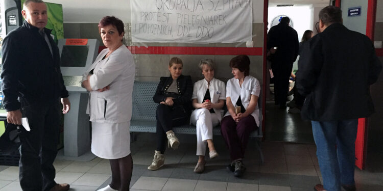 Staszów, strajk pielęgniarek, szpital / Grażyna Szlęzak-Wójcik / Radio Kielce
