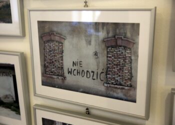 01.04.2016 Kielce. Wystawa zdjęć "Foto notatki na temat: Prima Aprilis" Krzysztof Zając. / Jarosław Kubalski / Radio Kielce