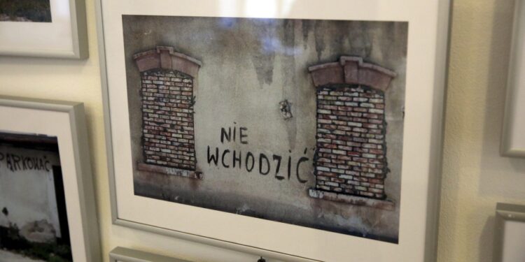 01.04.2016 Kielce. Wystawa zdjęć "Foto notatki na temat: Prima Aprilis" Krzysztof Zając. / Jarosław Kubalski / Radio Kielce