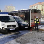 05.12.2016 Kielce. Wypadek. Autobus MPK uszkodził 13 zaparkowanych aut. Kierowca zasłabł. / Jarosław Kubalski / Radio Kielce