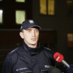 31.01.2017 Kielce. Policja wyjaśnia okoliczności tragedii, do jakiej doszło dziś w jednym z mieszkań w bloku przy ulicy Daszyńskiego. Mariusz Bednarski z zespołu prasowego świętokrzyskiej policji. / Jarosław Kubalski / Radio Kielce