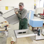 31.03.2017 Kutno. AMZ Kutno. Produkcja zabudów specjalnych samochodów użytkowych. / Jarosław Kubalski / Radio Kielce