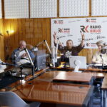 04.04.2017 Kielce. Audycja "Dodaj do ulubionych". Od lewej Romuald Sadowski, Wojciech Stachurski, Paweł Wawrzeńczyk i Stanisław Blinstrub / Jarosław Kubalski / Radio Kielce