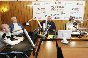 04.04.2017 Kielce. Audycja "Dodaj do ulubionych". Od lewej Romuald Sadowski, Wojciech Stachurski, Paweł Wawrzeńczyk i Stanisław Blinstrub / Jarosław Kubalski / Radio Kielce