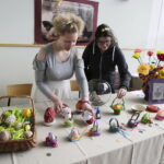 08.04.2017 Kielce. Giełda prac uczniowskich w Zespole Państwowych Szkół Plastycznych w Kielcach. / Jarosław Kubalski / Radio Kielce